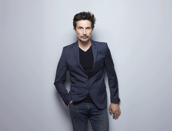 Arnaud Tsamère Light